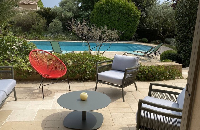 Dream villa in Puyvert Air-conditioned house with swimming pool, enclosed garden