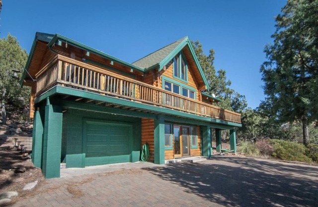 Dreamy Cabin in the Trees! BBQ & Stargazing Deck