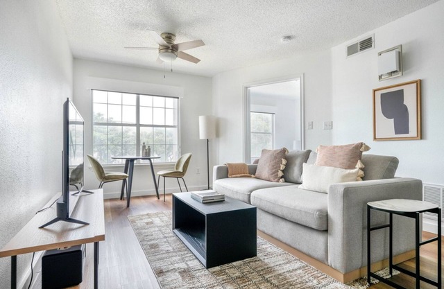 Dreamy Gateway 1BR w/Gym, Pool, nr Shopping, by Blueground
