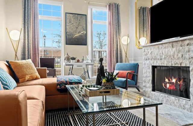 DT Auburn Hills Lux Condo