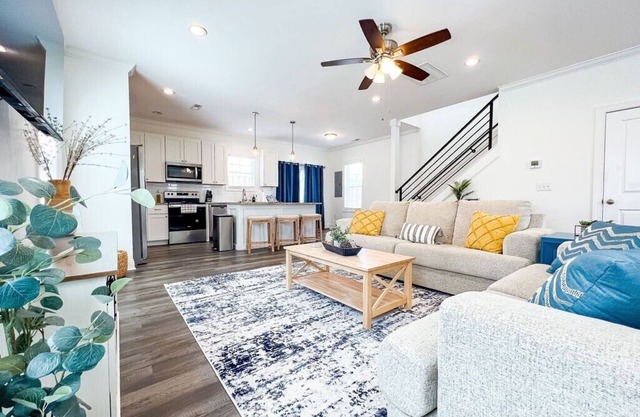 Dual Homes, 8 Beds: A Double Delight in Wilmington!