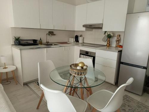 Duna Apartment, FreeGarage, 2Room, smartTV,Dishwasher,AC