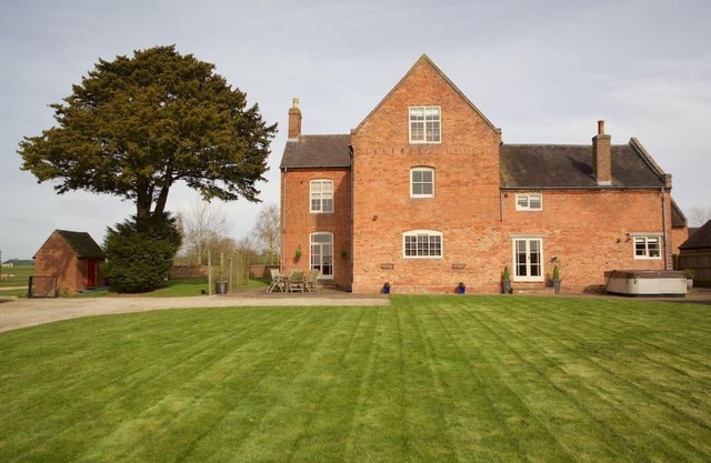 Dunnimere Farm stay with Hot Tub - up to 20