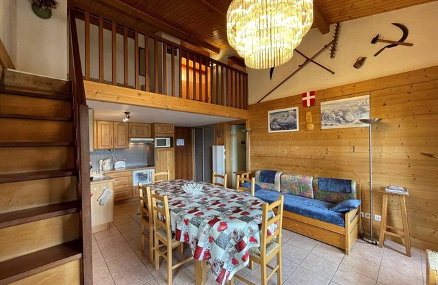 Duplex 6 Pers, Pied des Pistes avec Balcon, Parking et Wi-Fi Optionnel