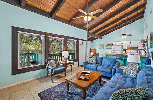 Duplex by park/springs/town with big private deck!