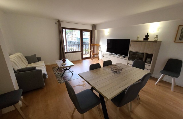 Duplex in front of the Vallnord Pal cable car - Bike park (612)