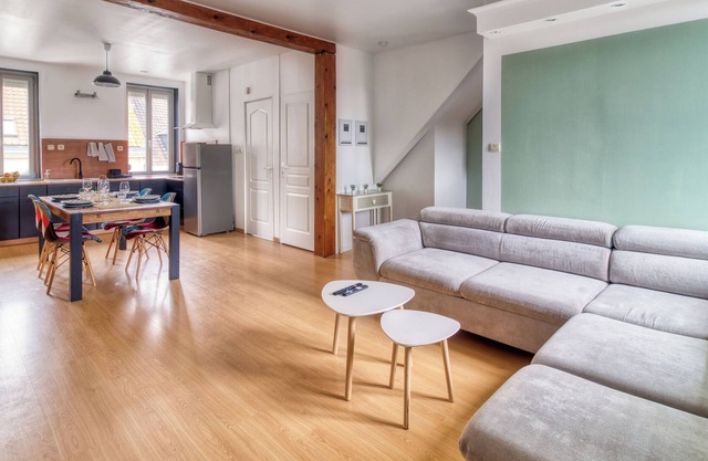 Duplex Lumineux Bien Équipé à 5 Minutes du Théâtre de Calais