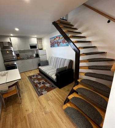 Duplex Moderno Perto da Praia