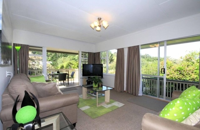 Durievale Retreat - Peaceful with Views (SKY/WiFi)