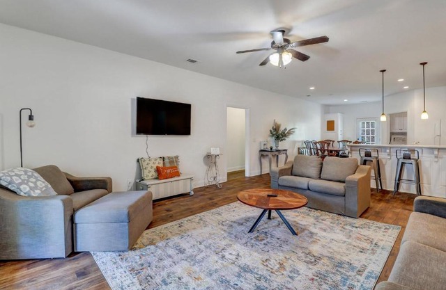 Eagle's Refuge - Close to GSU & Paulson Stadium