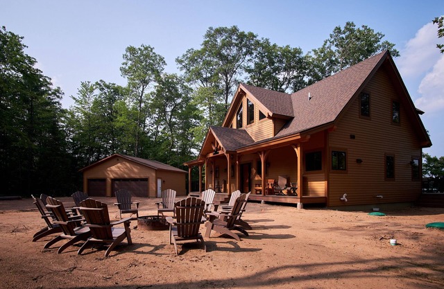 Eagles Bluff - 3 Br Lakefront Cabin on 20 acres