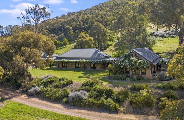 Earthen home in Bonnie Doon, Australian