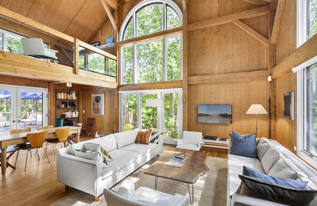 East Hampton Home - Renovated, 3 Bedrooms/2.5Bths, Pool
