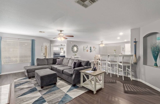 East Mesa home sleeps 6 close to hwys Legacy Sports