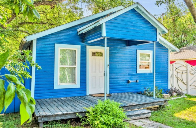 East Side Blue Bonnet Cottage