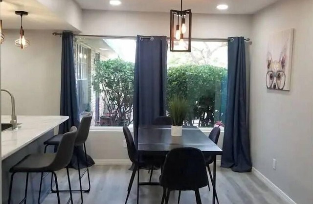 Eastside 3 bed 2 bath, King en suite & fast Wifi