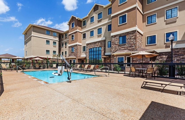 Easy Access to Convention Center | Outdoor Pool + Free Breakfast
