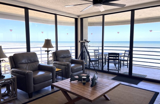 Ebb Tide 307 Gorgeous beachfront condo, 3 beds 3 baths, ocean views