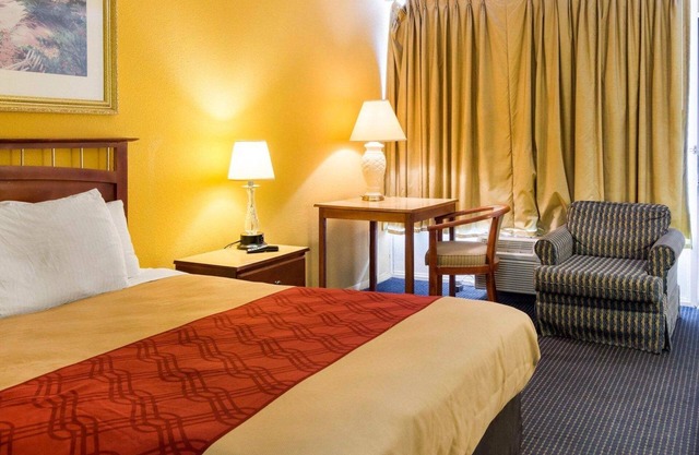 Econo Lodge Petersburg - Fort Lee