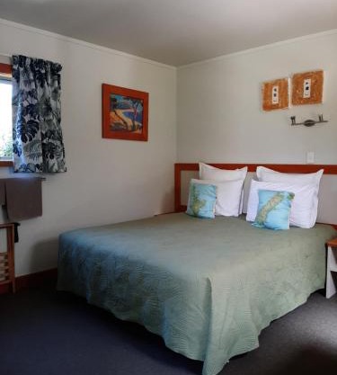 Eden's Edge Lodge