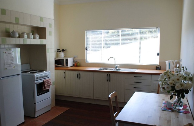 Edenside Cottage - located at Perth Hills