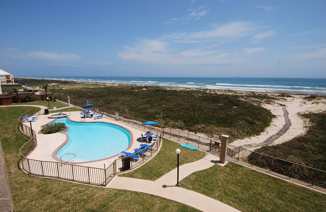 Edgewater Unit #304 2 Bedroom Condo by RedAwning