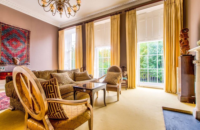 Edinburgh New Town, Townhouse with Private Garden