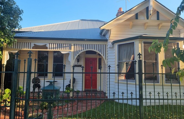 Edwardian home close to GMHBA and centre of Geelong