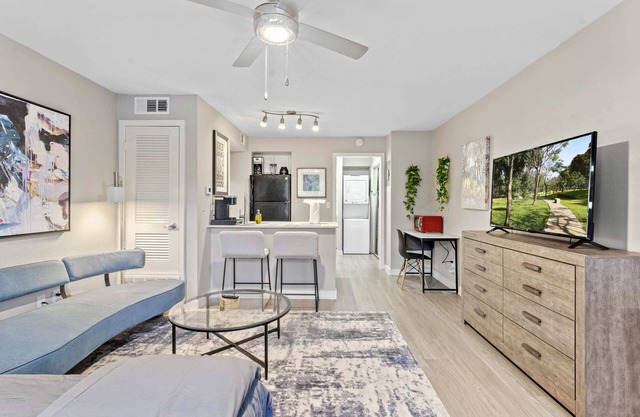 Efficiency studio close to Downtown and Domain