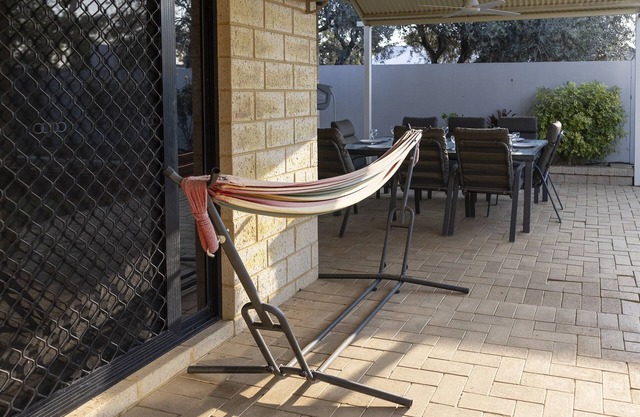 Effortless Dog and Family-Friendly Up to 10 Guests