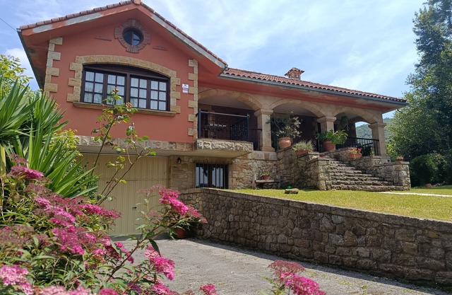 El Mato. Cabárceno Park. Rural house in Cantabria (pet friendly)