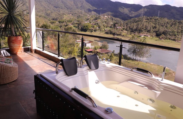 EL NIDO HOTEL GUATAPE