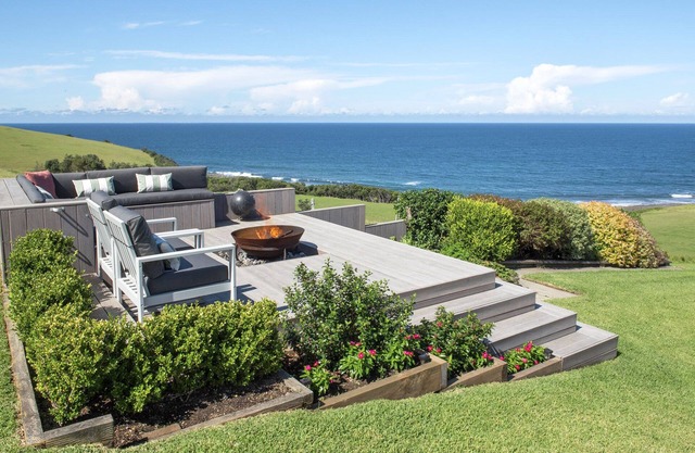 ELANORA GERROA -Stunning ocean views.