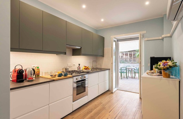 Elegance and Comfort: Spacious House with Patio and 3 Bathrooms