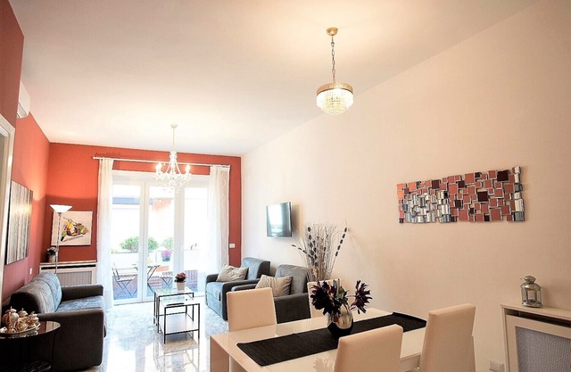 Elegant 2 bedrooms and 2 bathrooms apartment near the Vatican