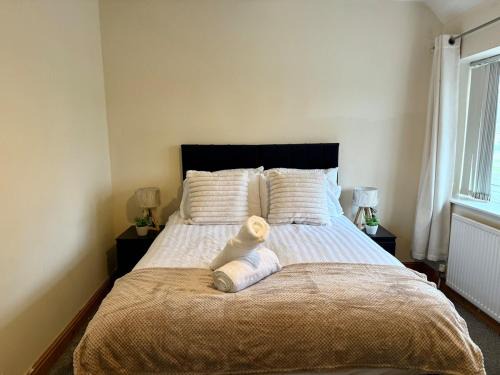 Elegant 5BR House - Near Wollaton Hall, QMC, City Centre & Nottingham University - Sleeps 9