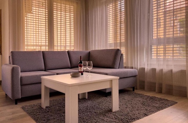 Elegant Escape Apartment I - City Centre & Free Parking