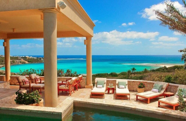 Elegant four bedroom villa with gorgeous beach view