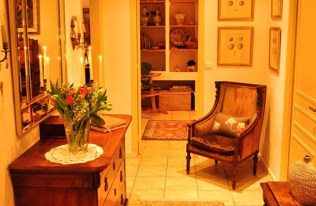 'Elegant French Style Apartment' in the heart of Antibes, close to the beach
