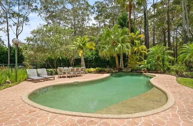 Elegant Home with Pool, Spacious Yard, Pool Table