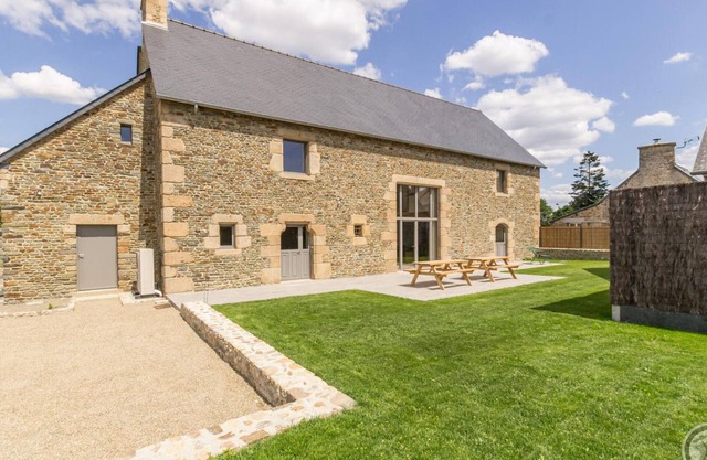 Elegant house near bay with parking and Wifi