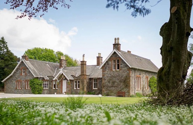 Elegant house overlooking the sea on an estate full of wonders to explore