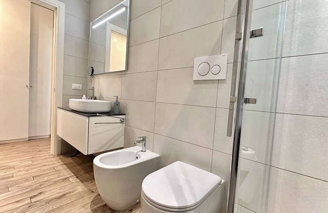 Elegant renovated apartment in the center of town, a few steps from the beach