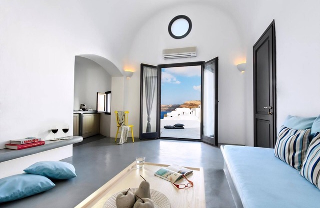 Elegant Santorini Villa | 3 Bedrooms | Serenity Suites | Private Pool &.