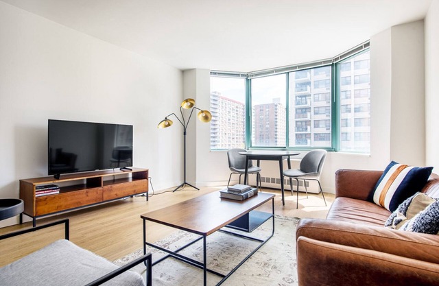 Elegant UWS 1BR w/Doorman, Gym, Parking, nr. Central Park, by Blueground