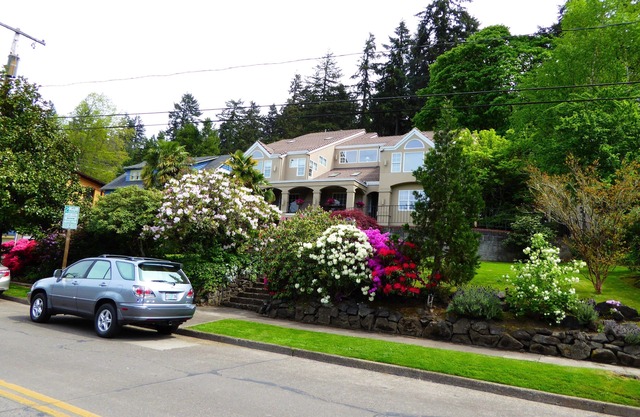 Elegant Villa Near University of Oregon and Matthew Knight Arena