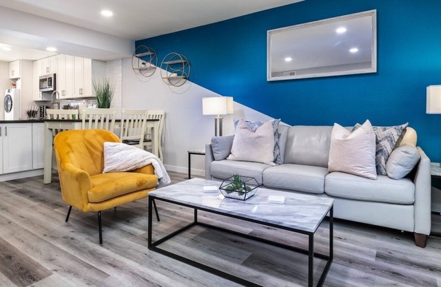 Elegant/WFH/Fast Wi-Fi/2 Plush King beds