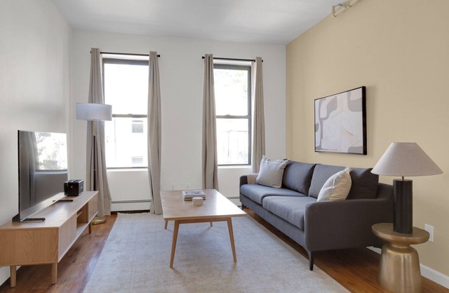 Elegant Williamsburg 1BR w/W/D, nr Domino Park, by Blueground