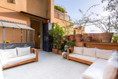 Elegantis Monti Royal Apartment with private terrace