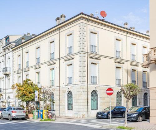 Elena House Apartments